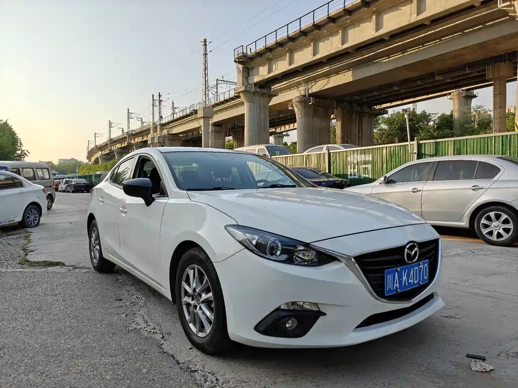 Mazda 3 Axela 2016