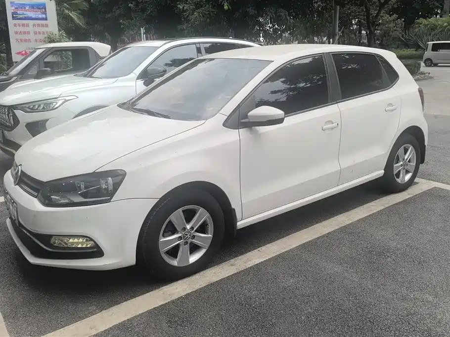 Volkswagen Polo 2016 — фото 1