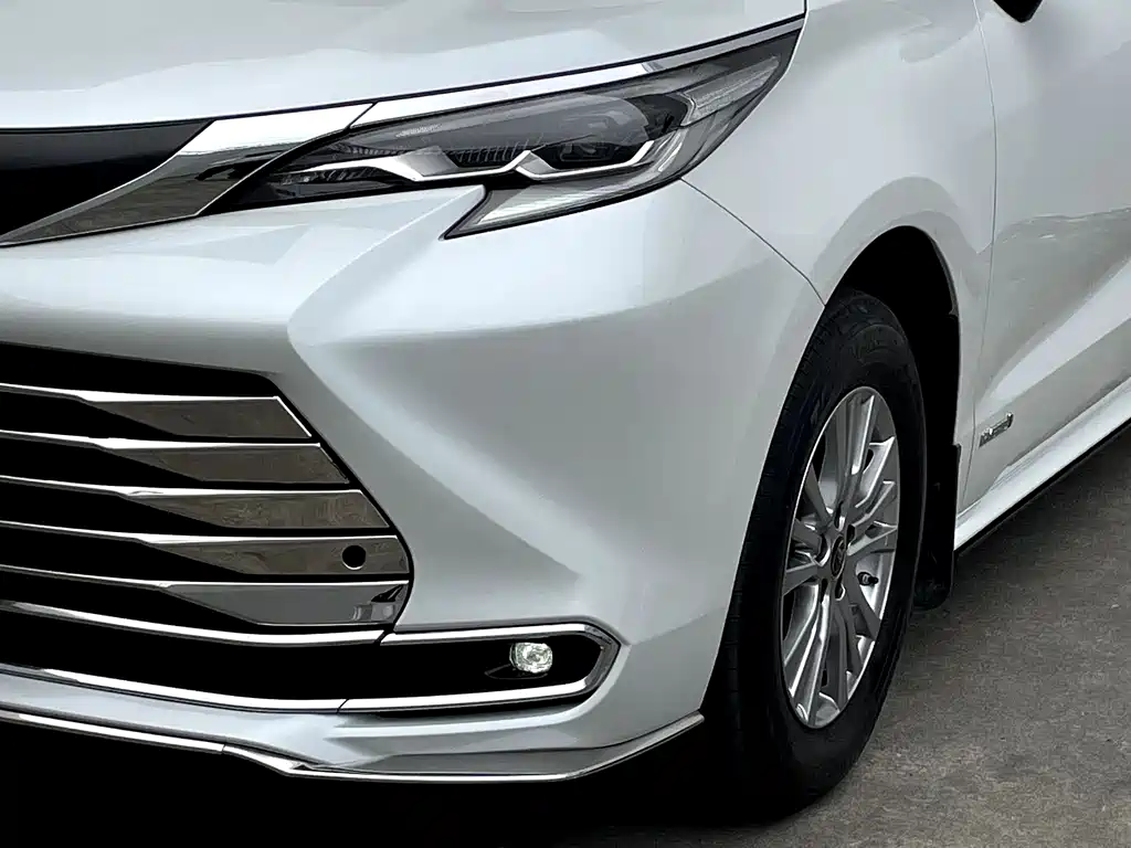 Toyota Sienna 2022 — фото 5