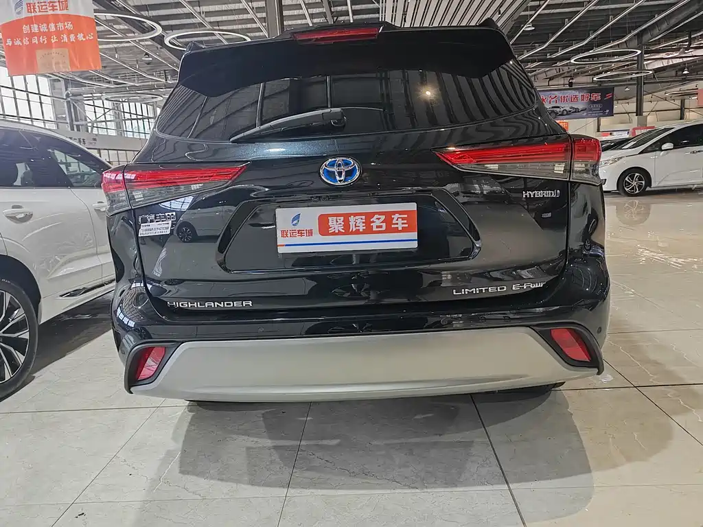 Toyota Highlander 2023 — фото 14