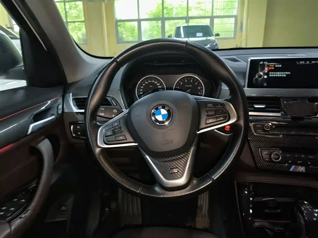 BMW X1 2017 — фото 11