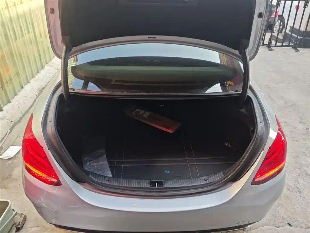 Mercedes-Benz C-Class 2018 — фото 19