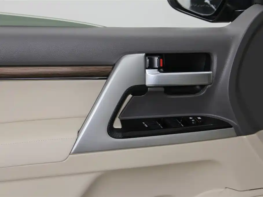 Toyota Land Cruiser 2020 — фото 22