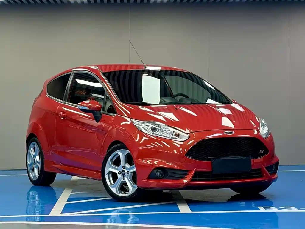 Ford Fiesta 2013 — фото 3