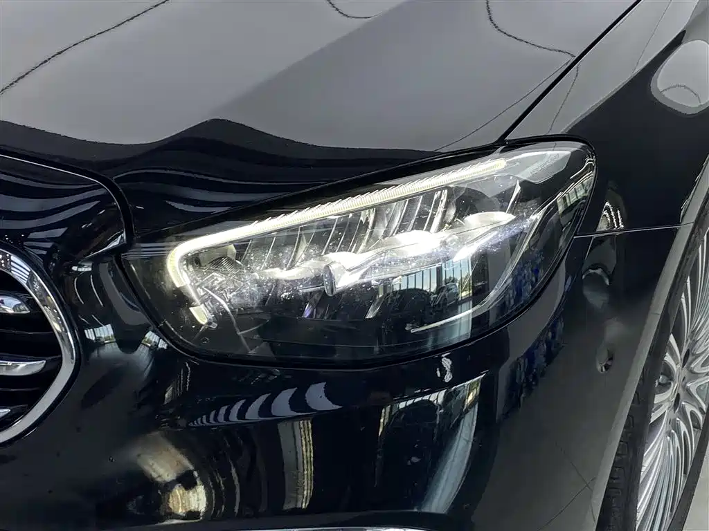 Mercedes-Benz E-Class 2023 — фото 11