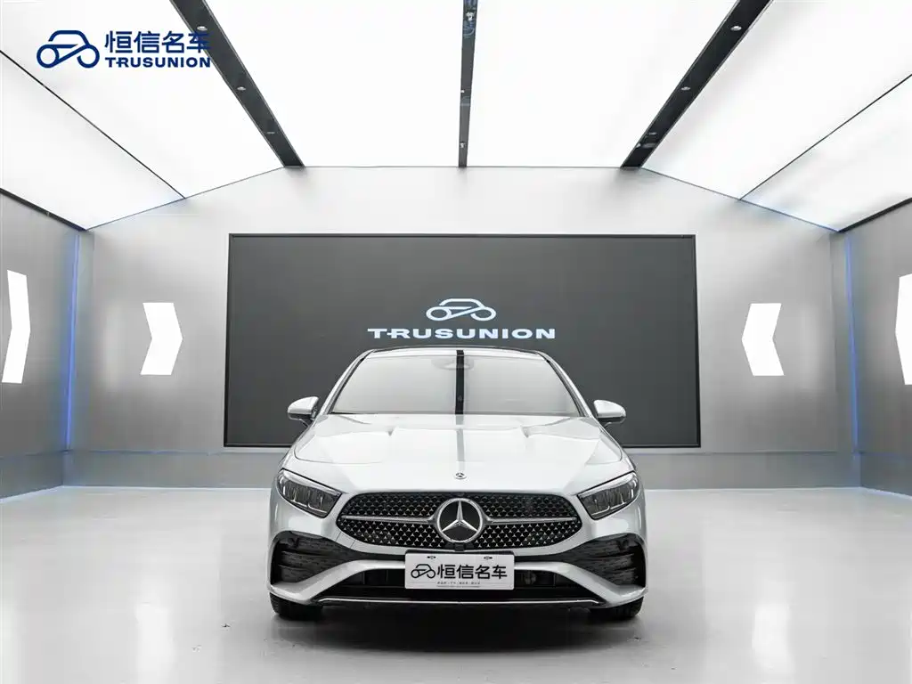 Mercedes-Benz A-Class 2024 — фото 2