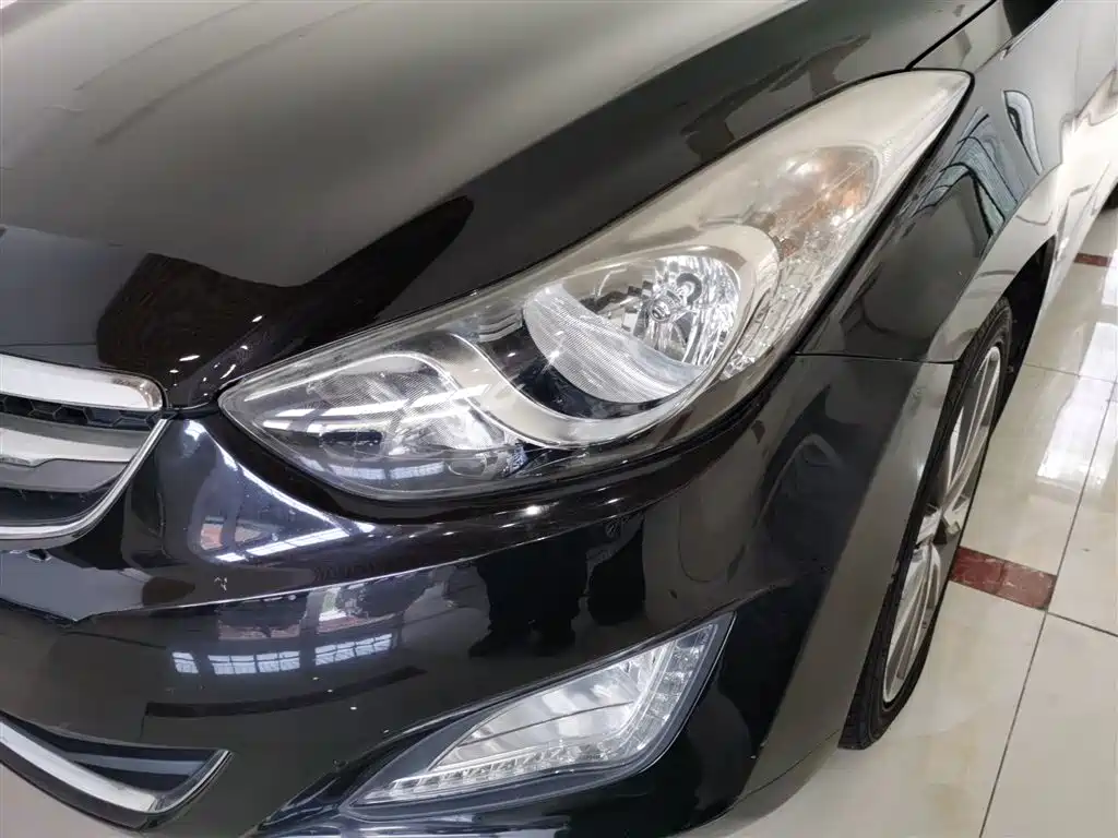 Hyundai Elantra Langdong 2015 — фото 18