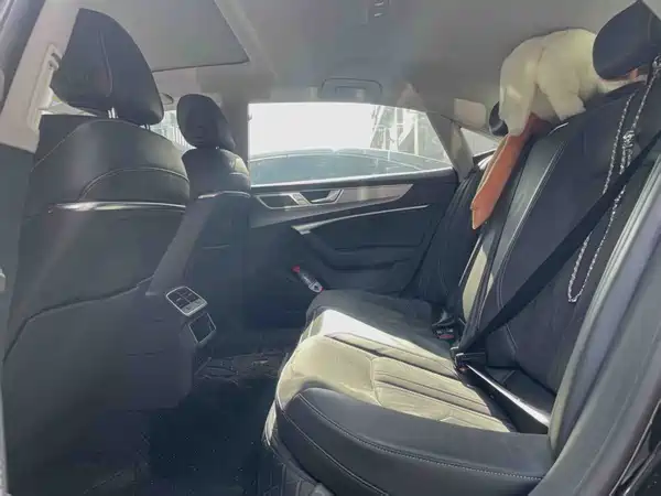 Audi A7L 2025