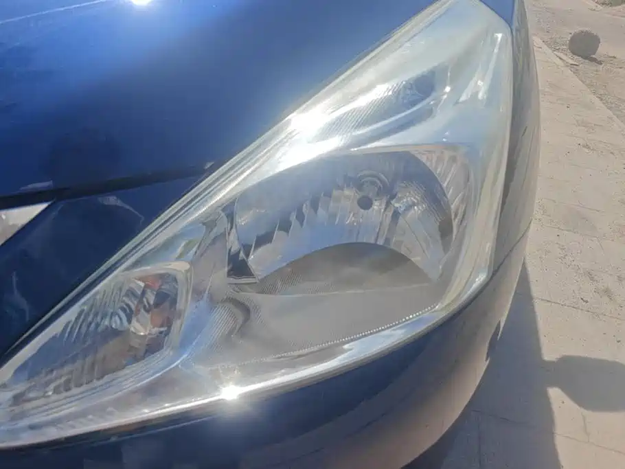 Nissan Tiida 2013