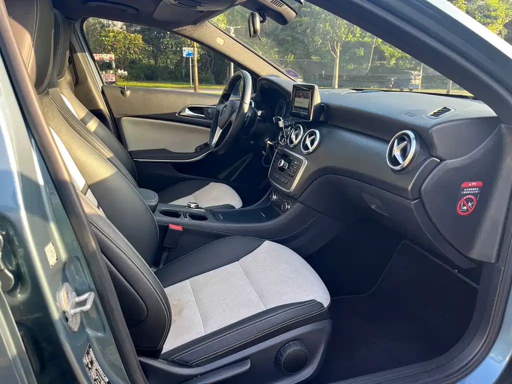 Mercedes-Benz A-Class 2014 — фото 12