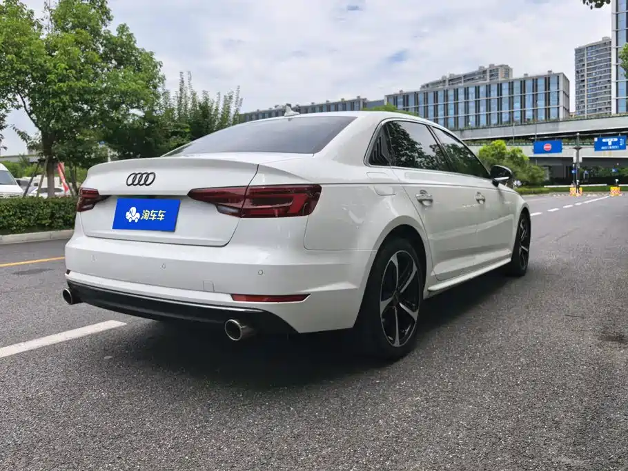 Audi A4L 2018