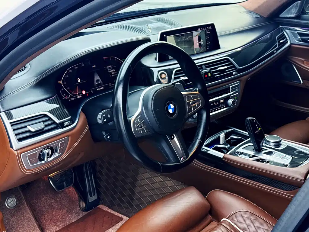 BMW 7 Series 2019 — фото 8