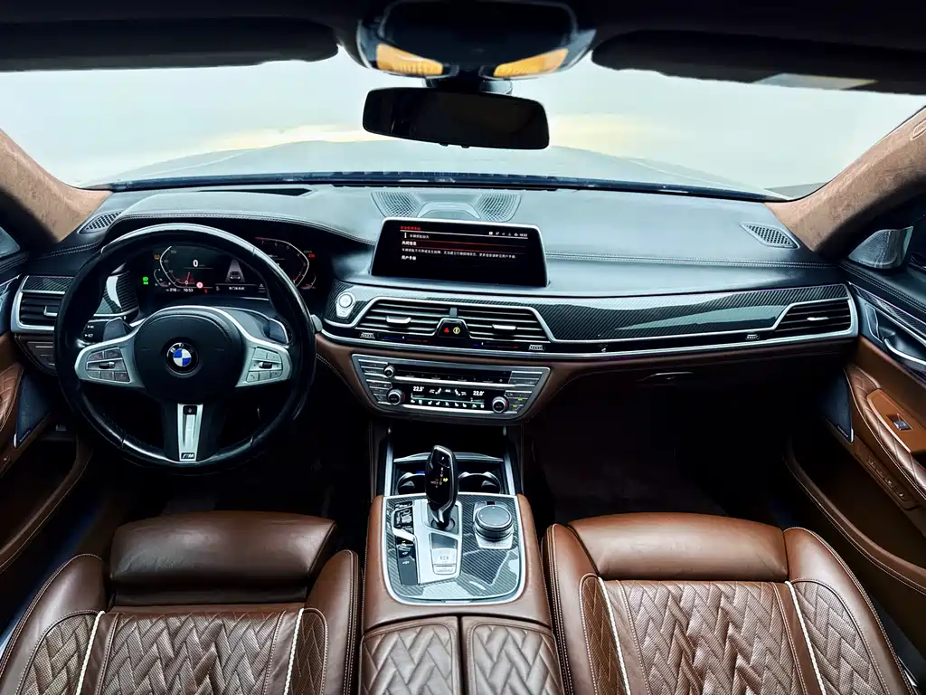 BMW 7 Series 2019 — фото 17