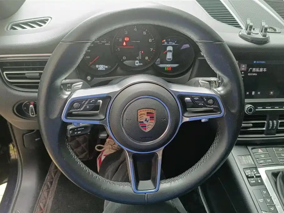 Porsche Macan 2020 — фото 15