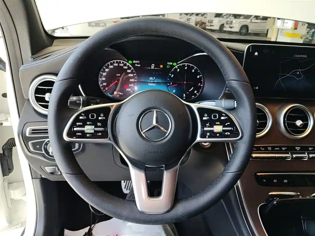 Mercedes-Benz GLC 2020 — фото 11