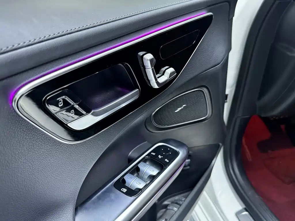 Mercedes-Benz C-Class 2025 — фото 9