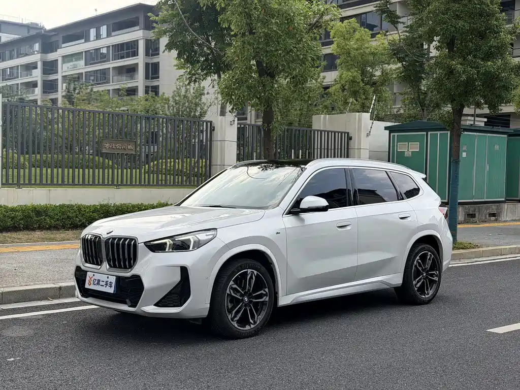 BMW X1 2024 — фото 1