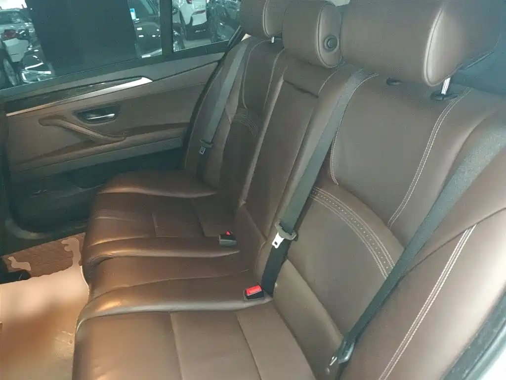 BMW 5 Series 2016 — фото 17