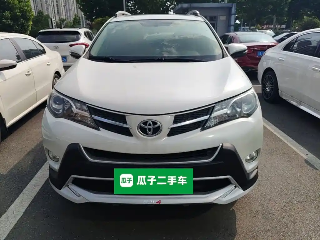 Toyota RAV4 2015 — фото 3