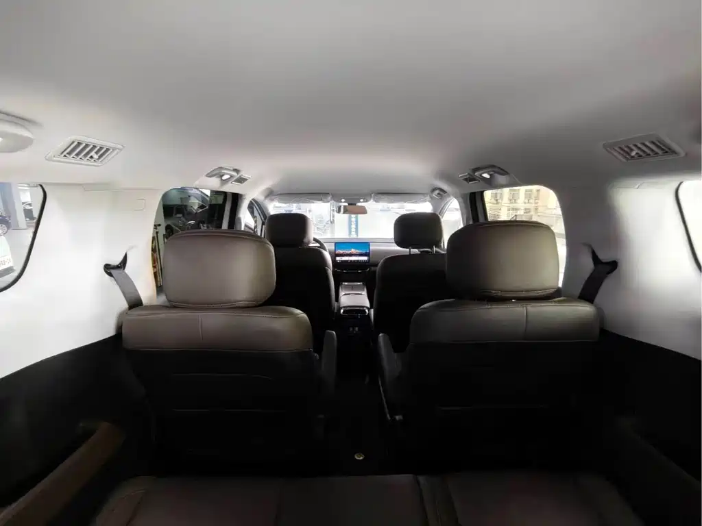 Wuling Starlight 730 New Energy 2025 — фото 10