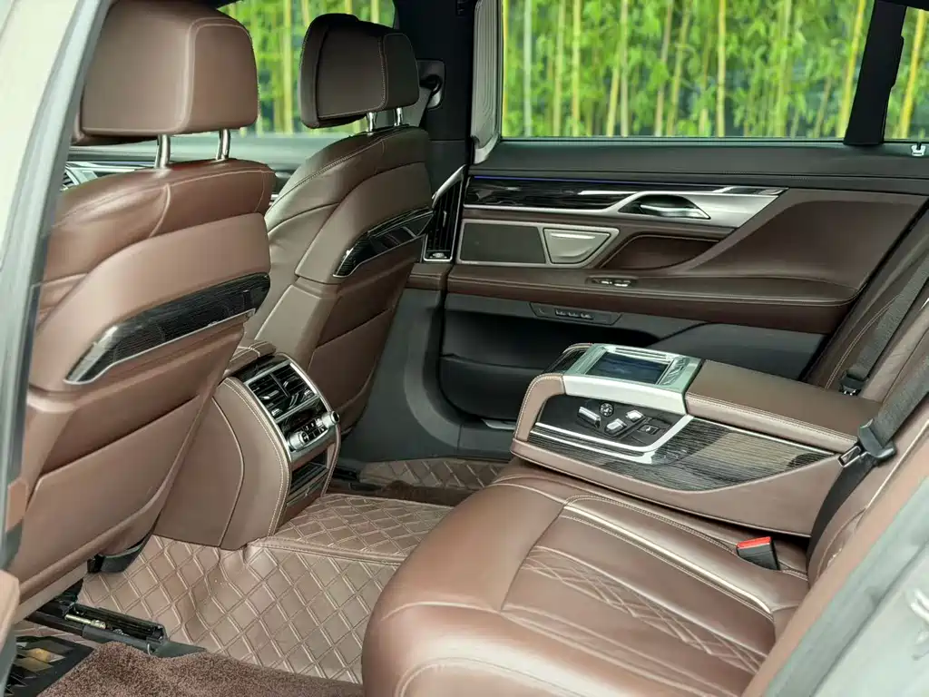 BMW 7 Series 2019 — фото 4