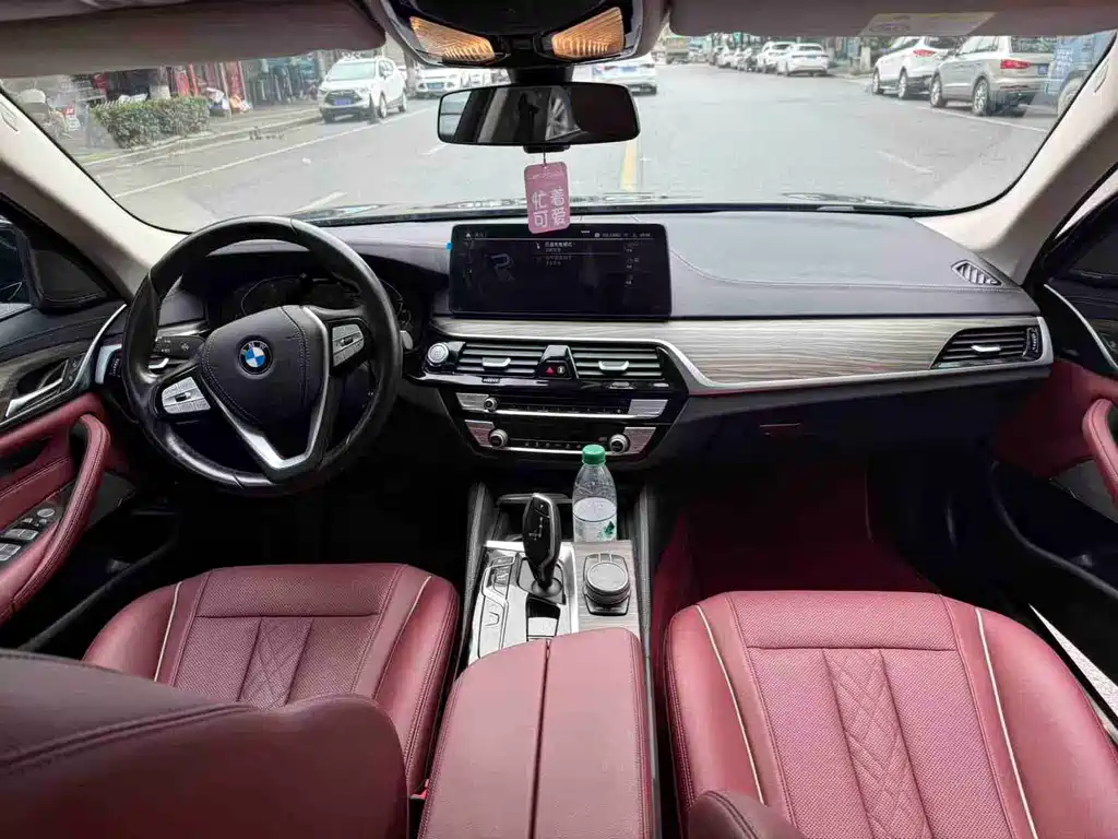 BMW 5 Series New Energy 2021 — фото 9