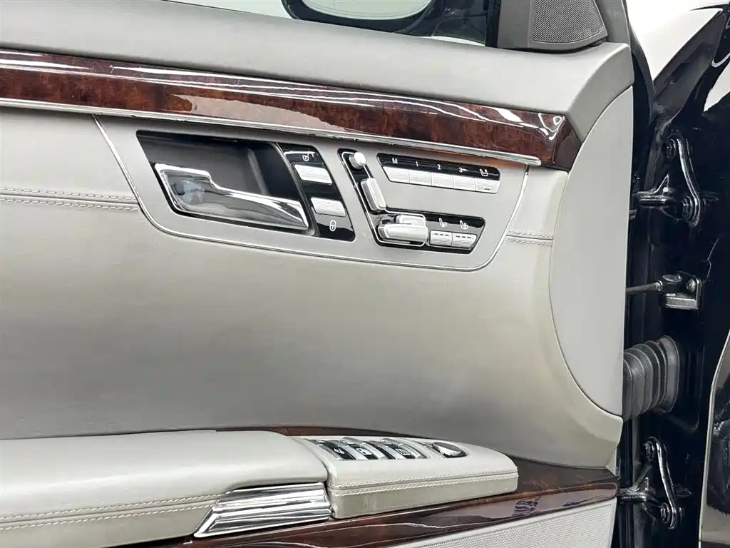 Mercedes-Benz S-Class 2007 — фото 16