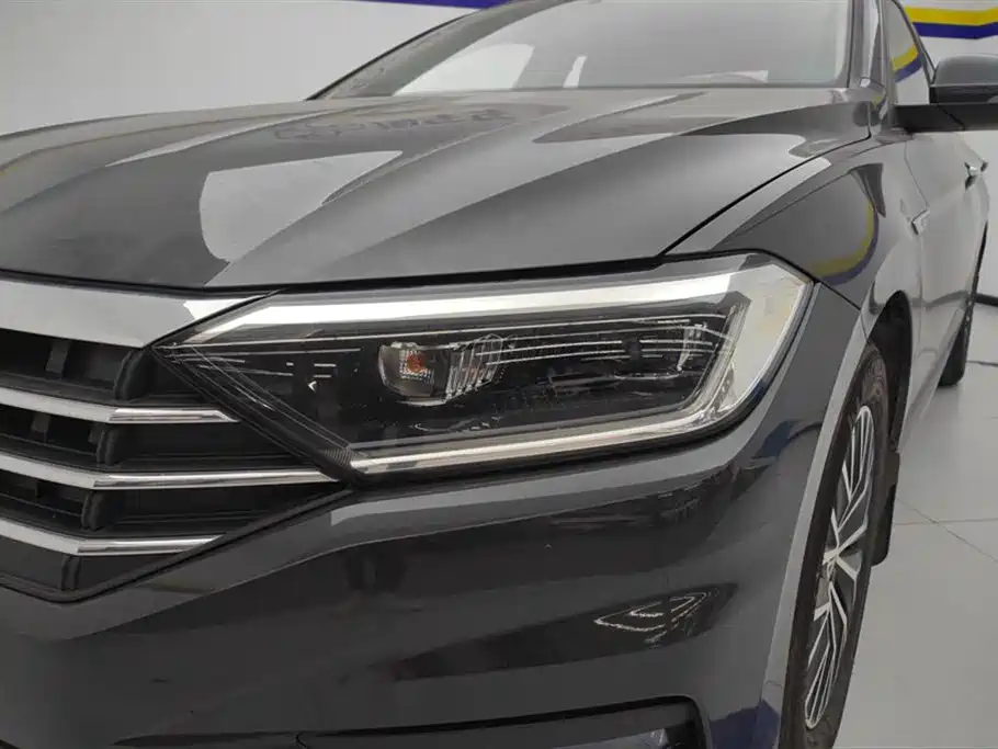 Volkswagen Sagitar 2020
