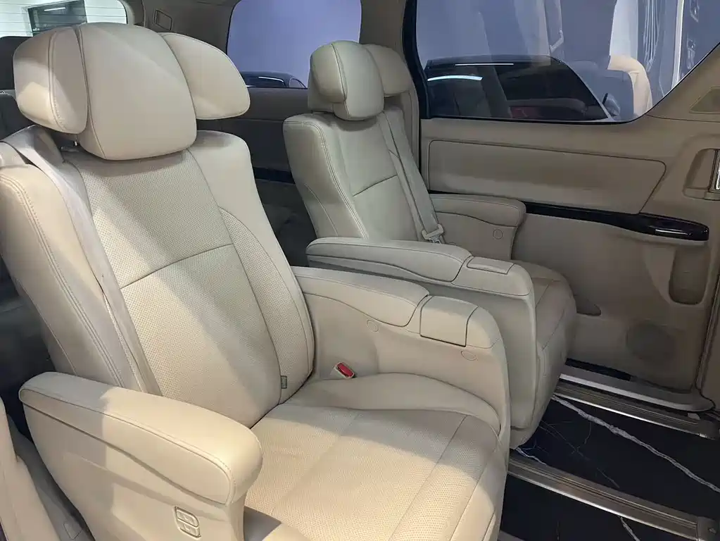 Toyota Alphard 2014 — фото 18