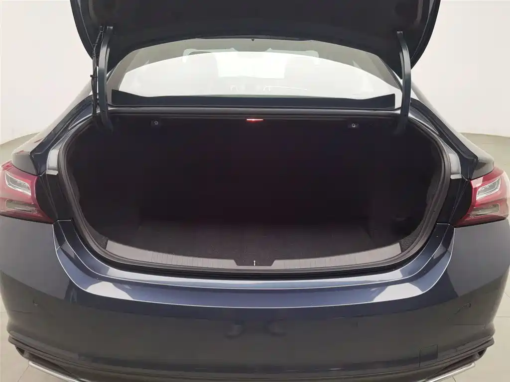 Chevrolet Malibu XL 2020 — фото 16