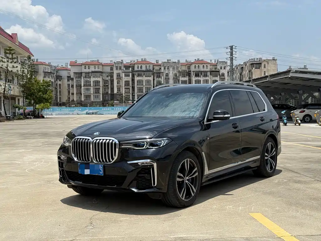 BMW X7 2022 — фото 1