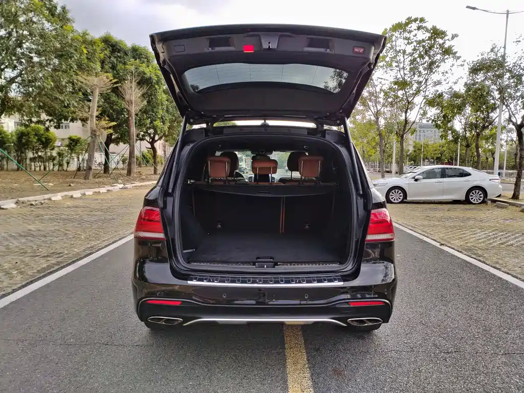 Mercedes-Benz GLE 2017 — фото 12