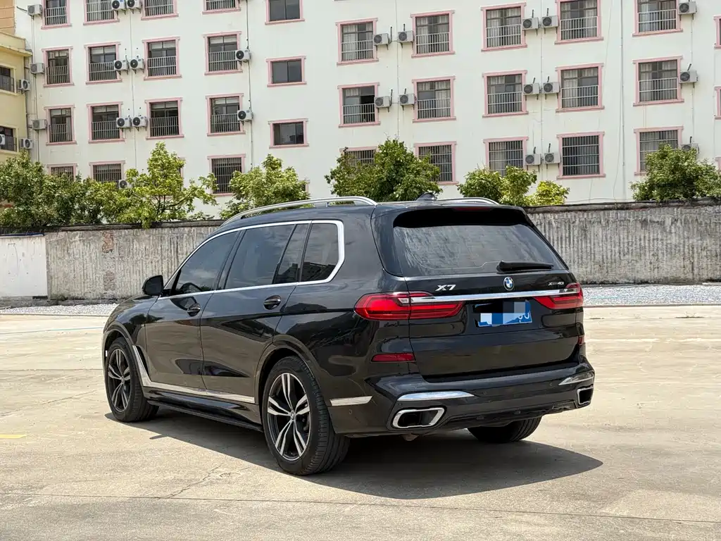 BMW X7 2022 — фото 7