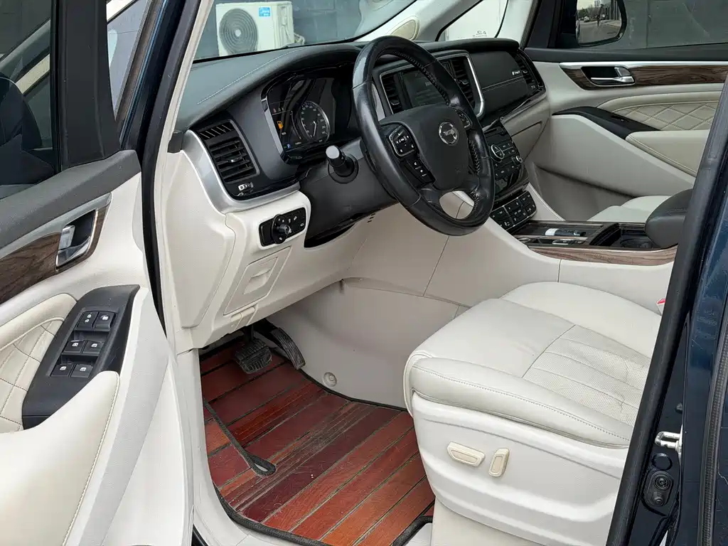 GAC Motor Trumpchi M8 2018 — фото 9