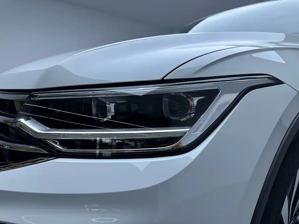 Volkswagen Tiguan L 2024 — фото 16
