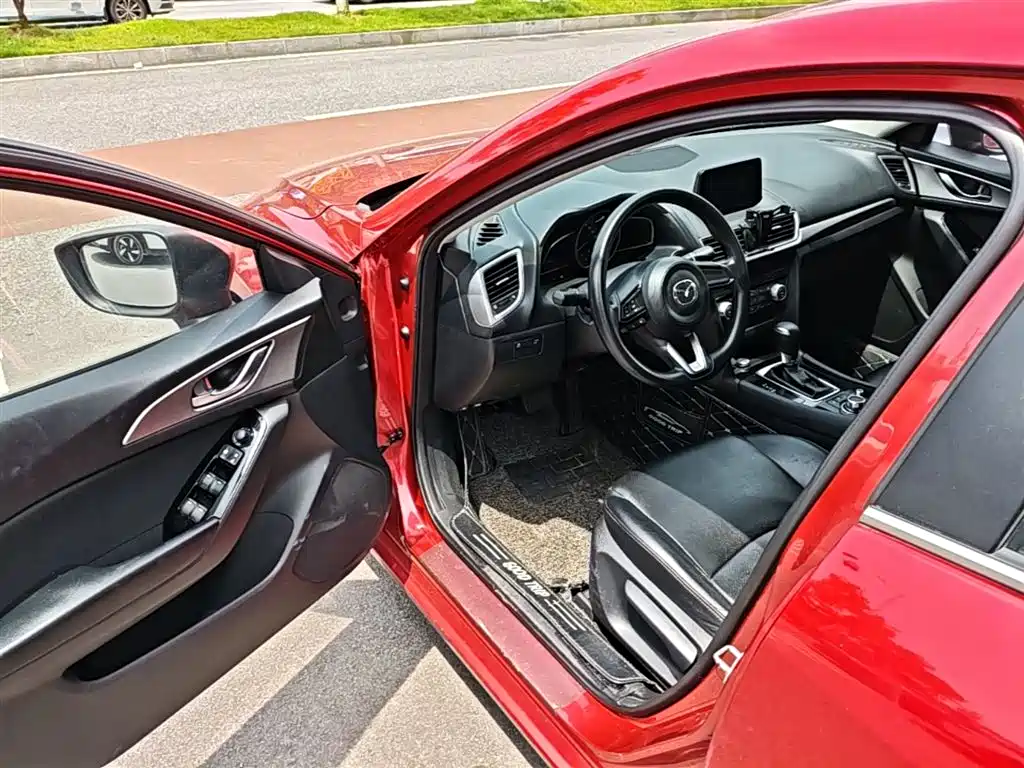 Mazda 3 Axela 2017 — фото 16