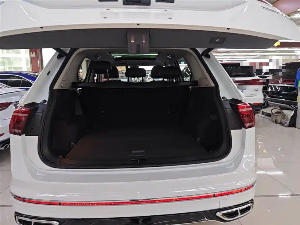 Volkswagen Tiguan L 2022 — фото 19