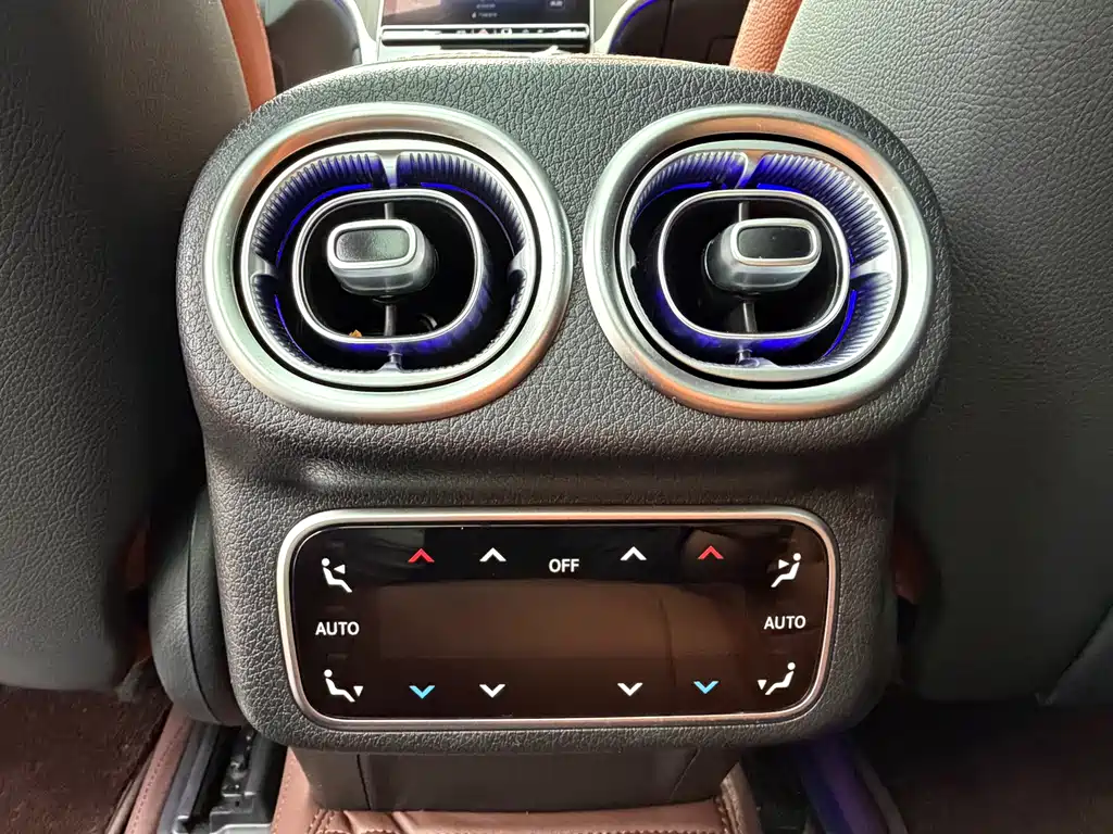 Mercedes-Benz GLC 2023 — фото 11