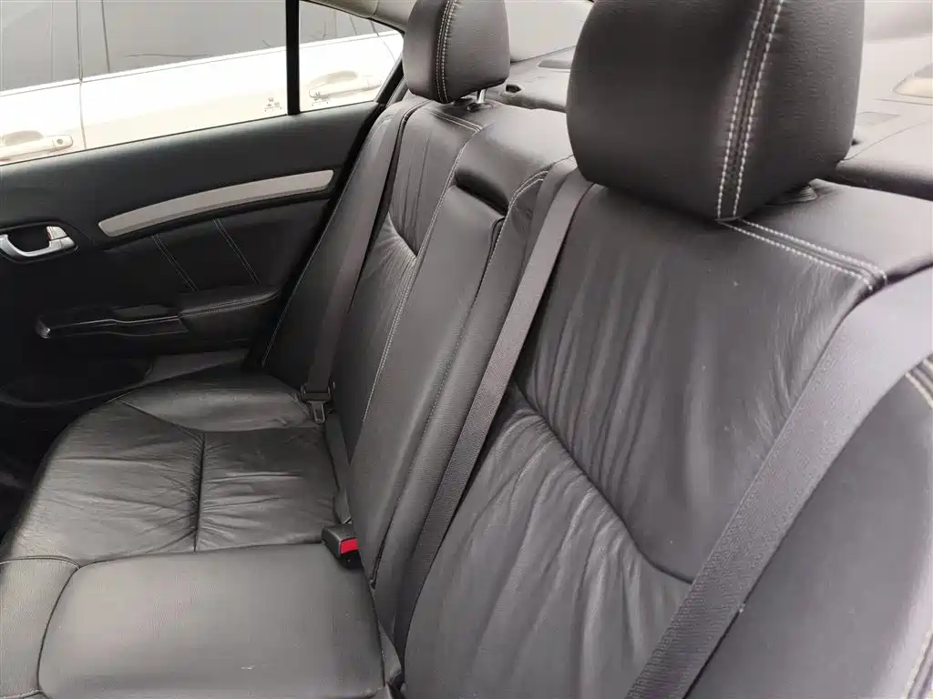 Honda Civic 2014 — фото 17