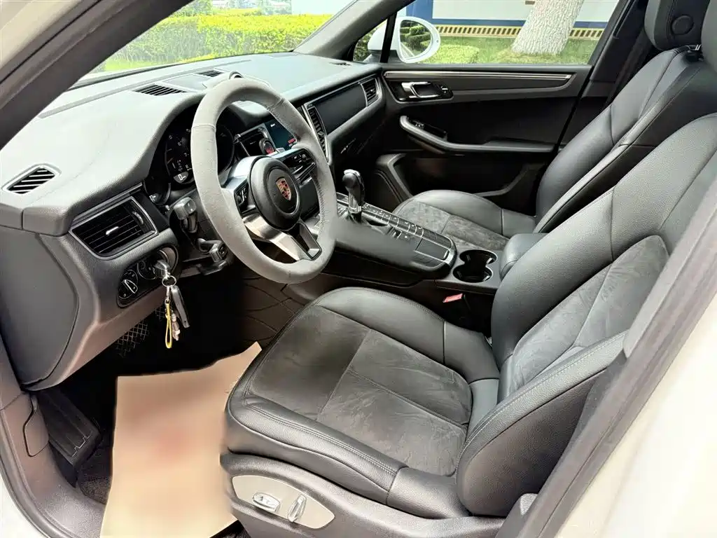 Porsche Macan 2018 — фото 19