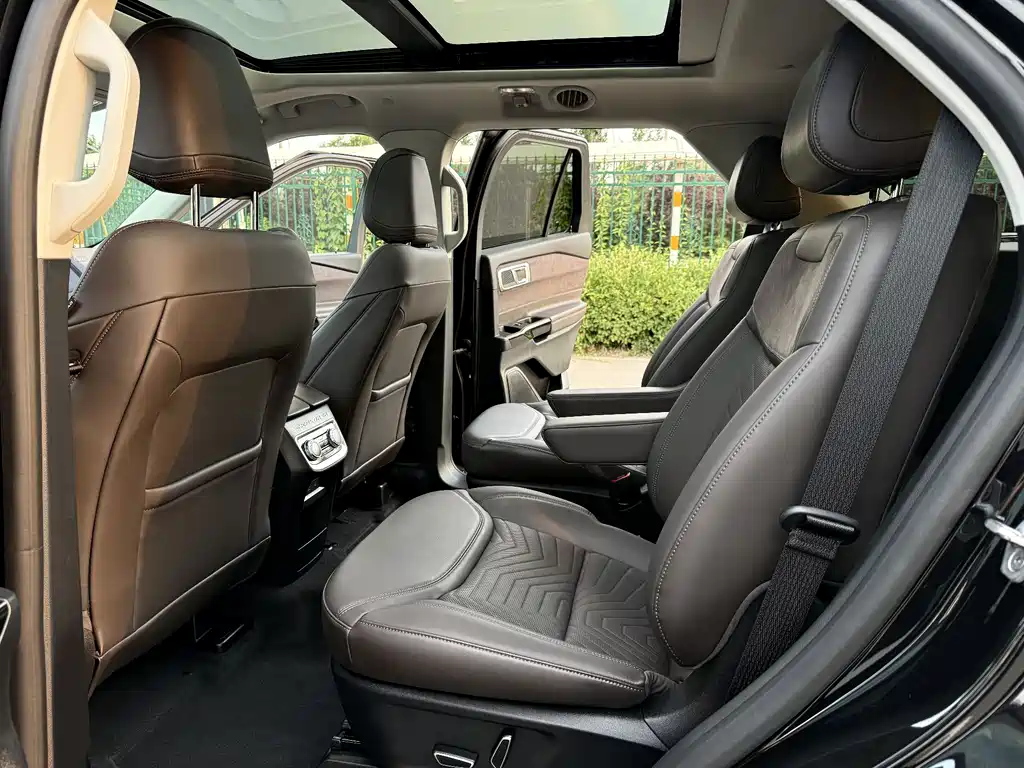 Ford Explorer 2025 — фото 13
