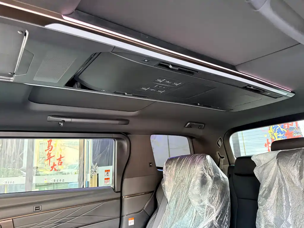 Toyota Alphard 2025 — фото 13