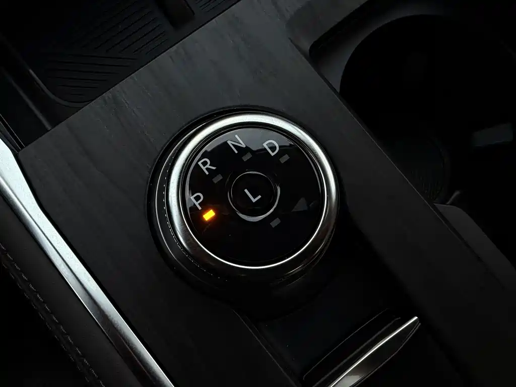 Ford Explorer 2025 — фото 25