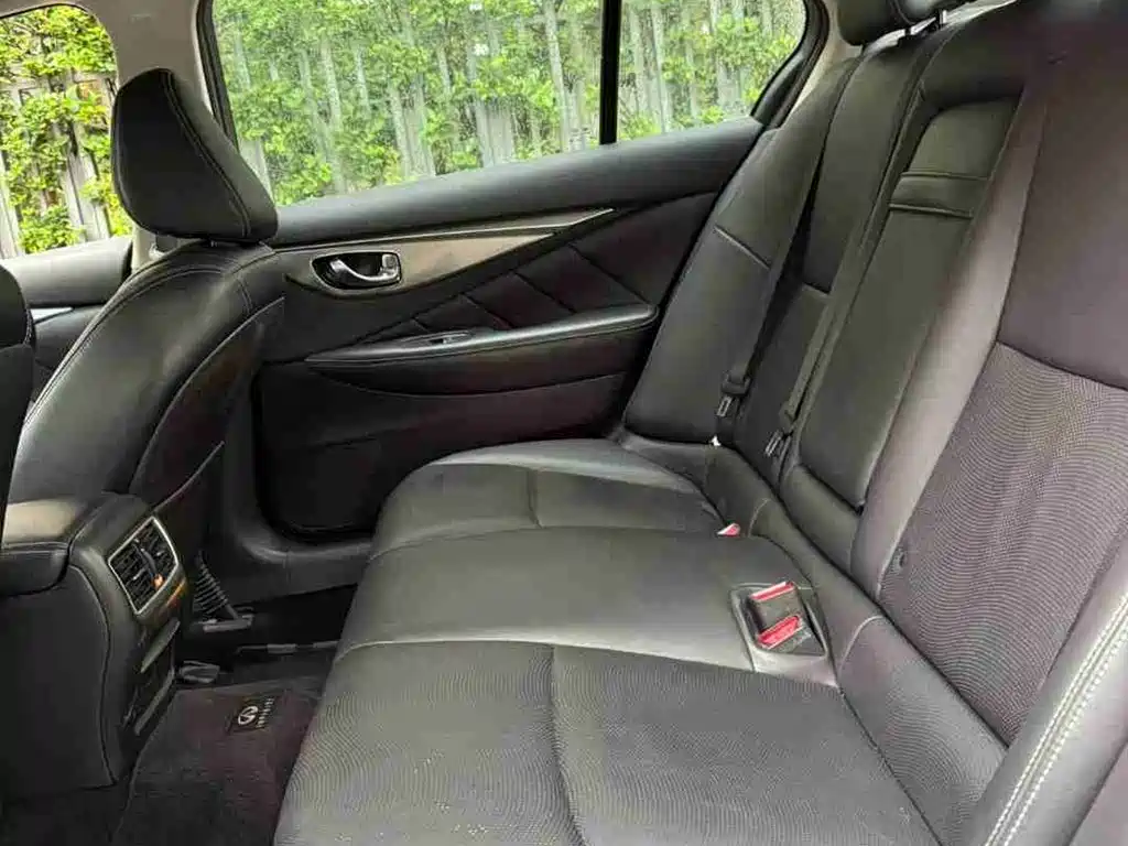 Infiniti Q50L 2017 — фото 10