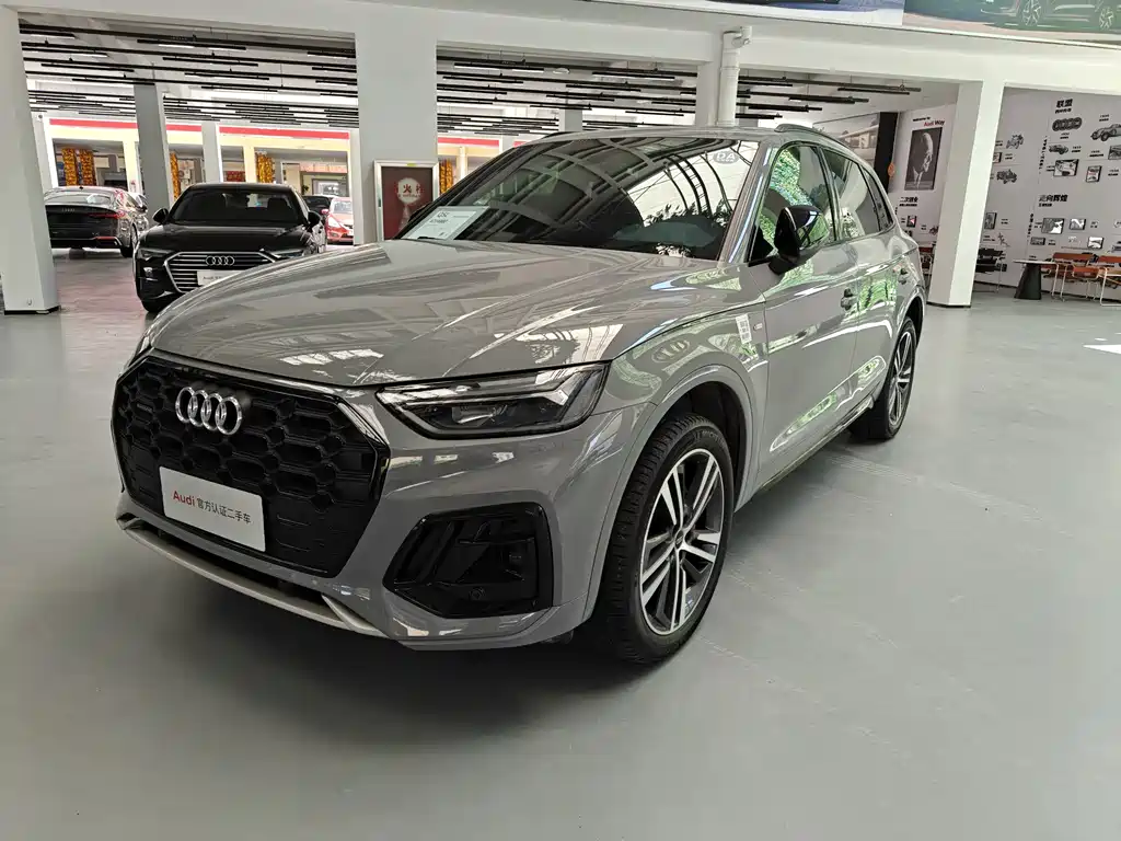 Audi Q5L 2025 — фото 1