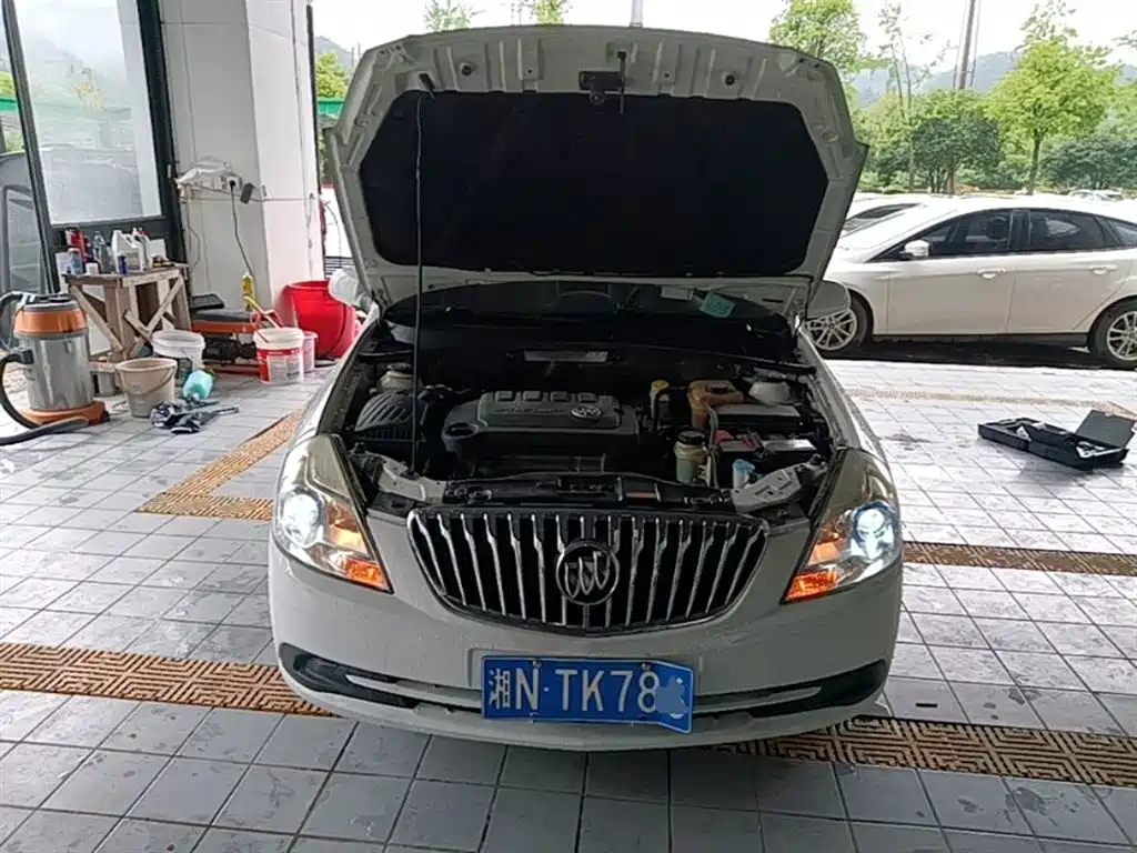 Buick Excelle 2015 — фото 20