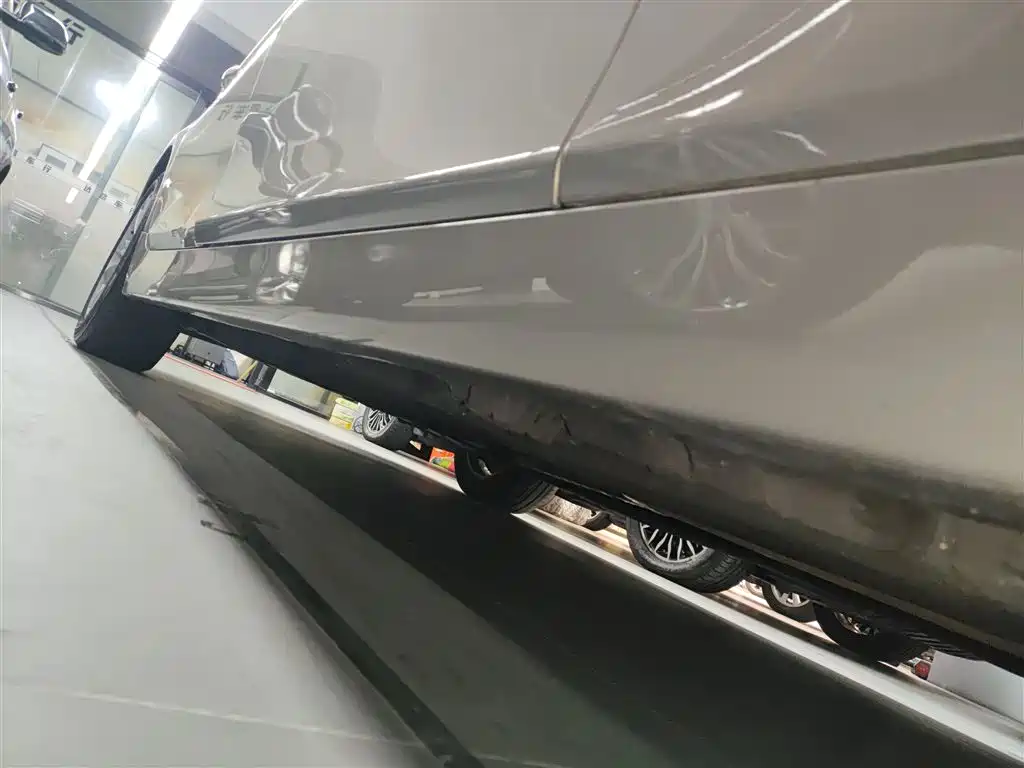BMW 5 Series 2015 — фото 17
