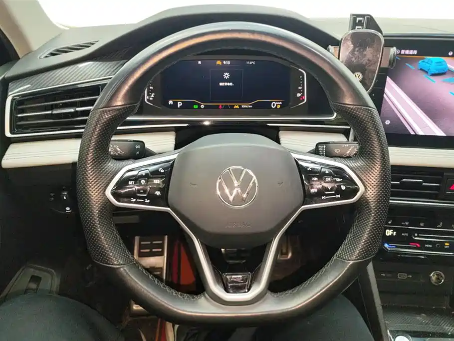 Volkswagen Tiguan L 2023 — фото 15