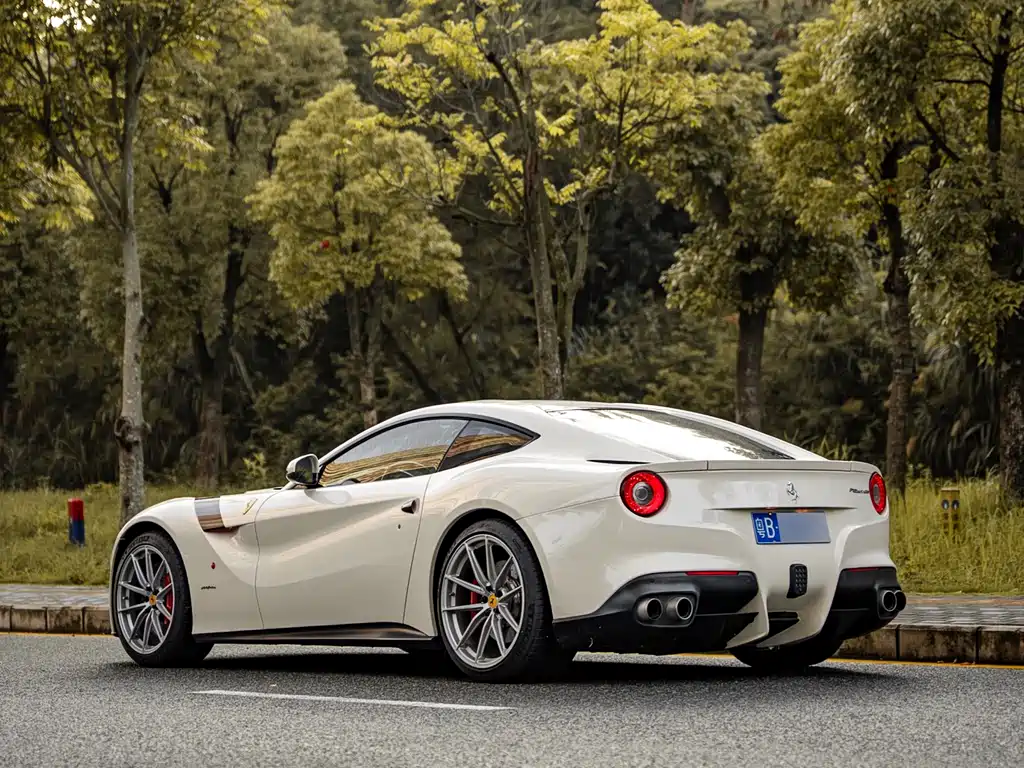 Ferrari F12berlinetta 2014 — фото 13