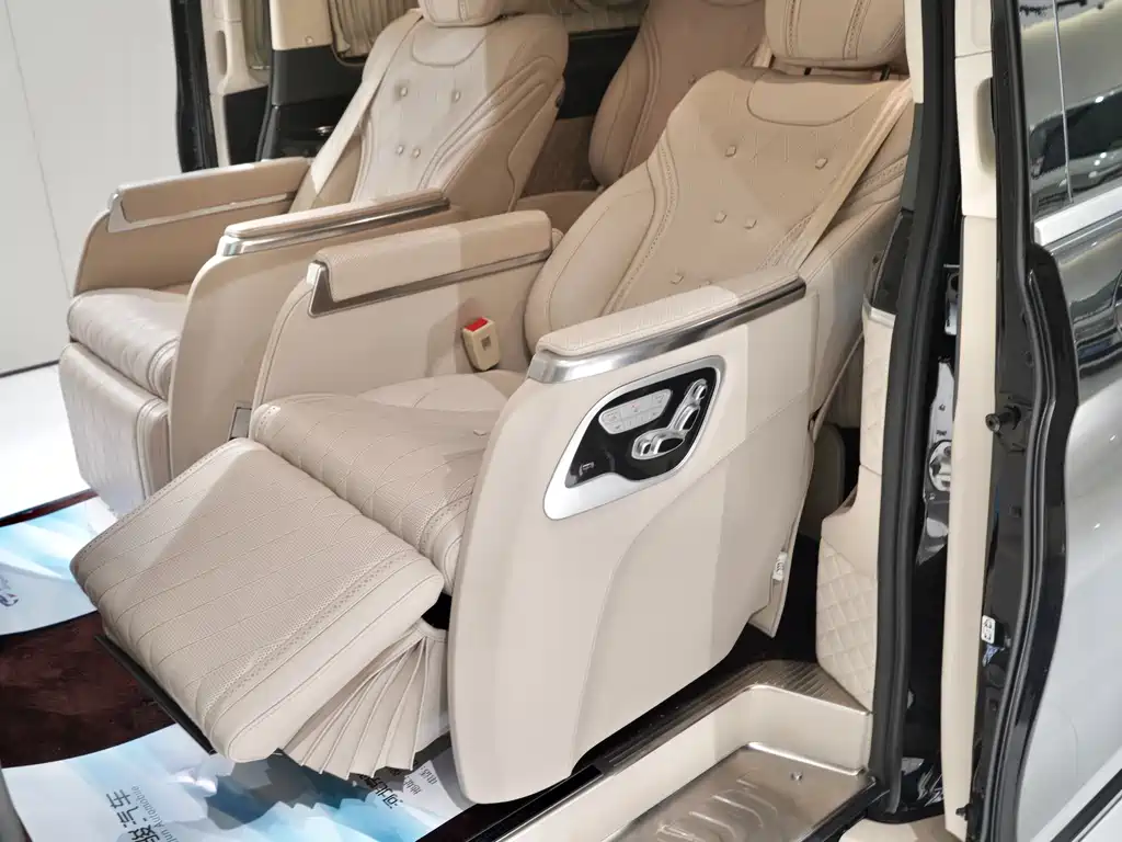 Mercedes-Benz V-Class 2020 — фото 11